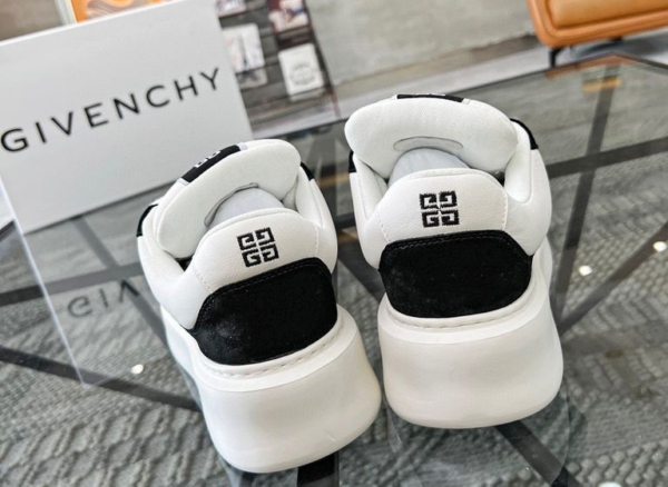 Givenchy Sneakers Black/White - Image 2