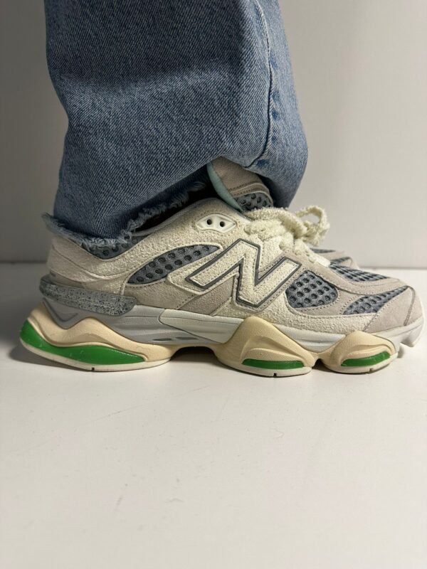 New Balance New Balance 9060 Bricks Wood - Image 2