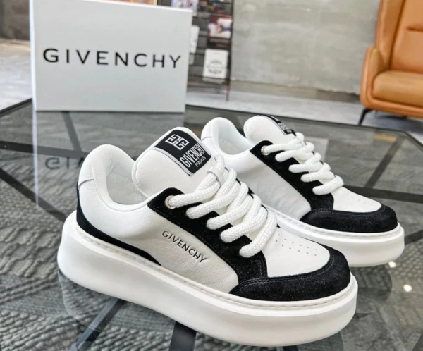 Givenchy Sneakers Black/White