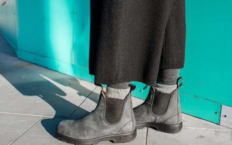 Schoenen Draag Je Bij Broeken Met Wijde Pijpen